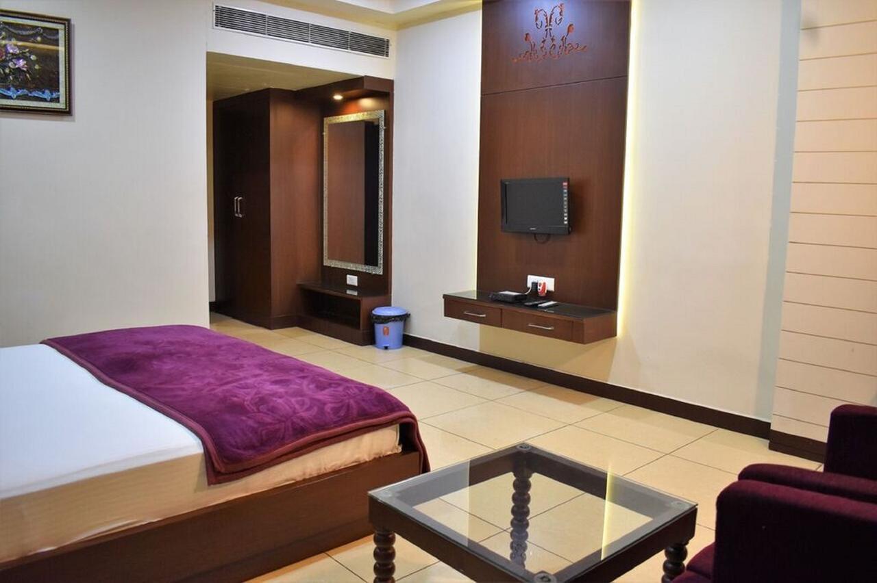 Hotel Ashish Continental Phagwara Ngoại thất bức ảnh