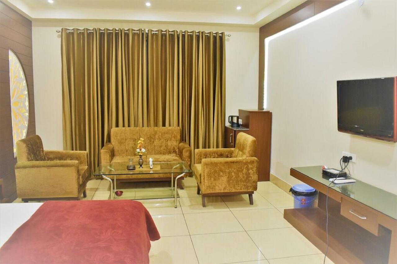 Hotel Ashish Continental Phagwara Ngoại thất bức ảnh