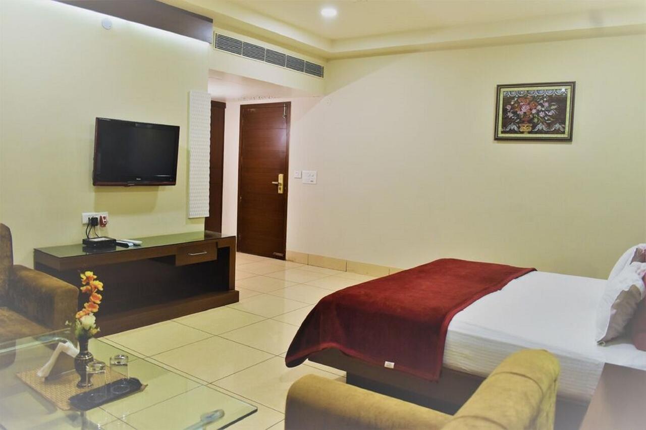 Hotel Ashish Continental Phagwara Ngoại thất bức ảnh